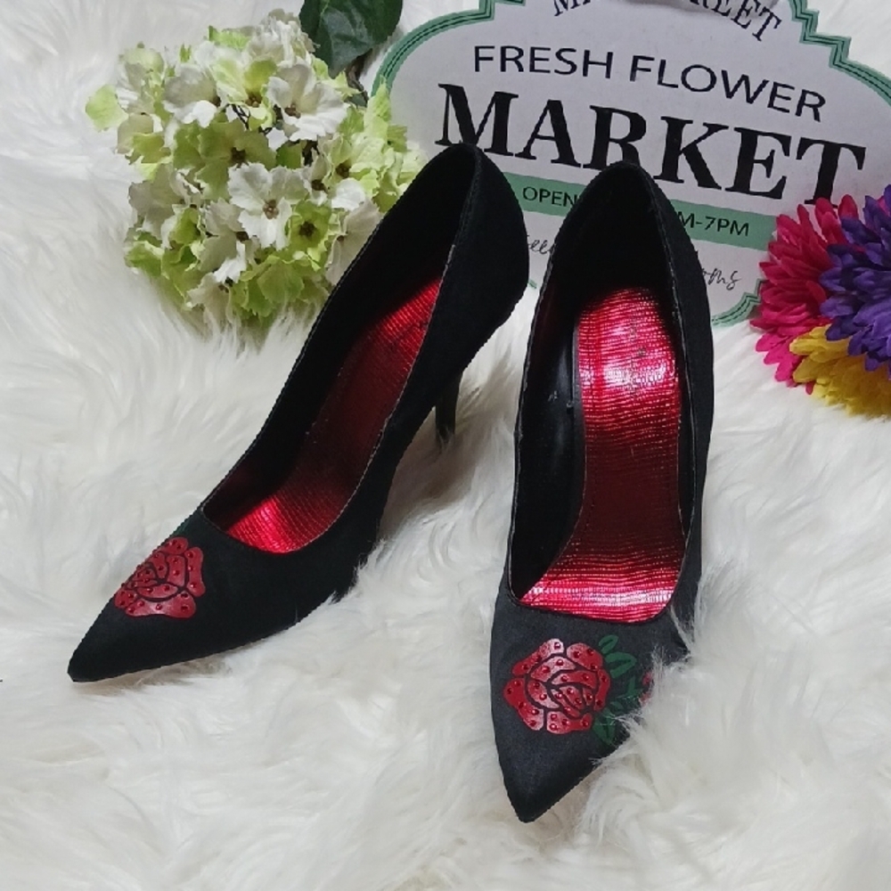 Anne Michelle Elegant Black and Red Heels